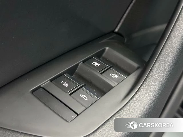 Audi A6L id 4240574 из Китая 16