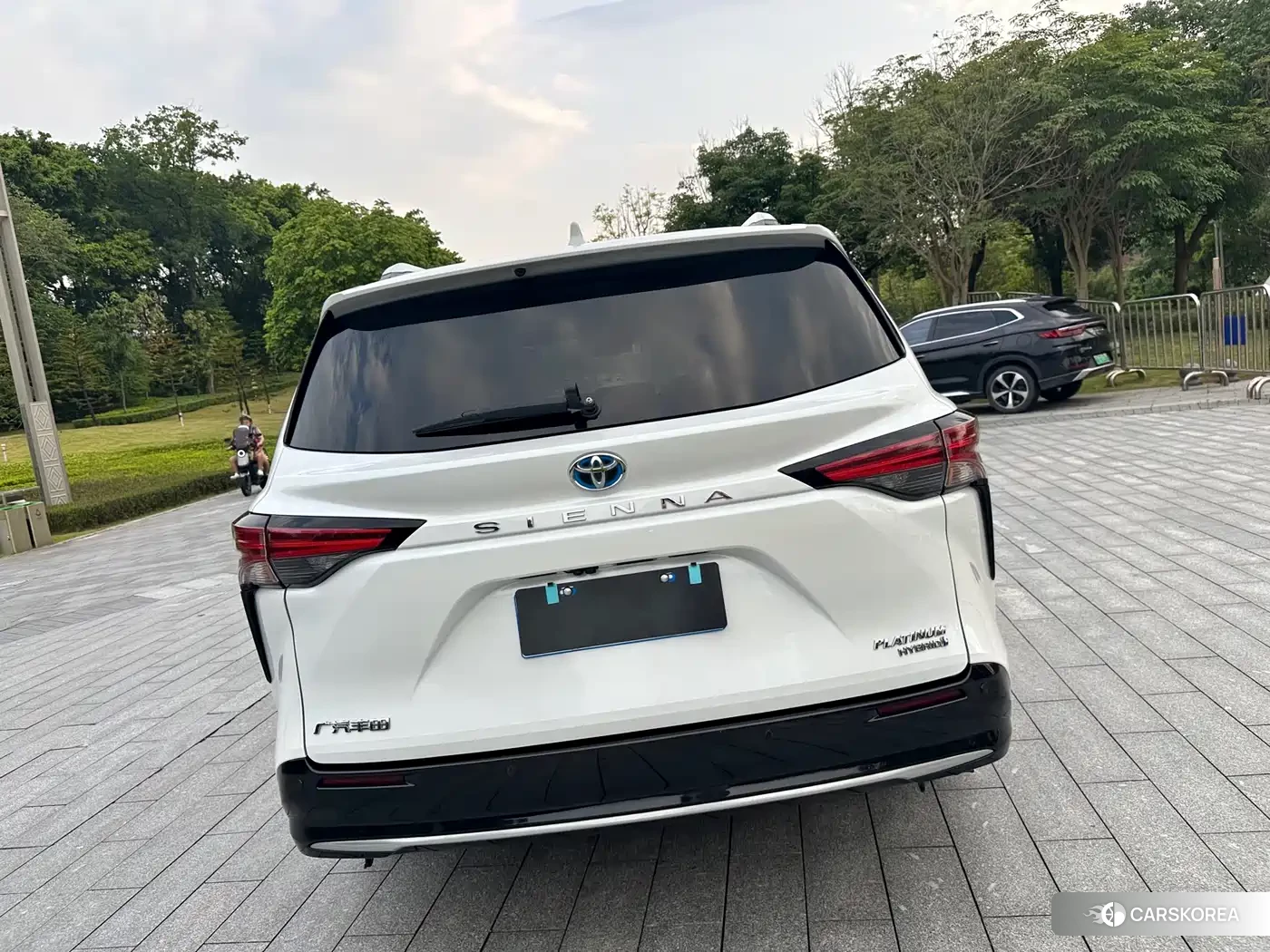 Toyota Sienna id 4514324 из Китая 16