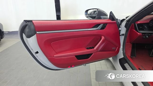 Porsche 911(992) id 4899768 из Кореи 16