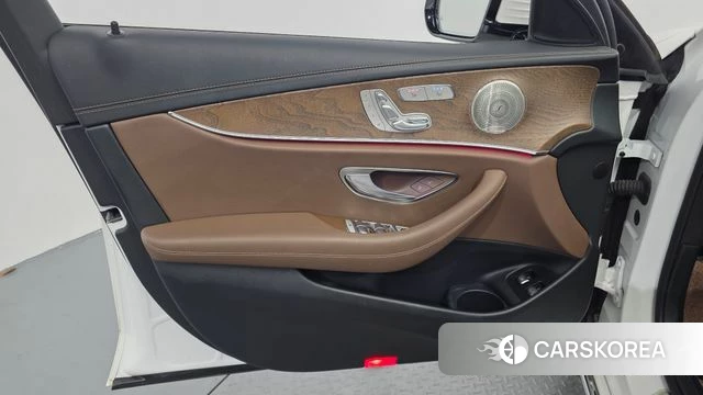 Mercedes-Benz E-Class W213 id 4750273 из Кореи 16