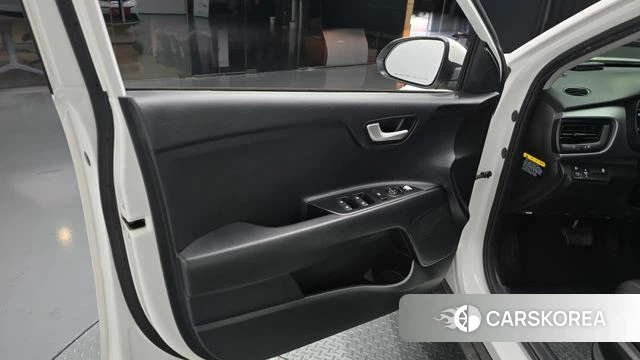 Kia Stonic id 4937218 из Кореи 16