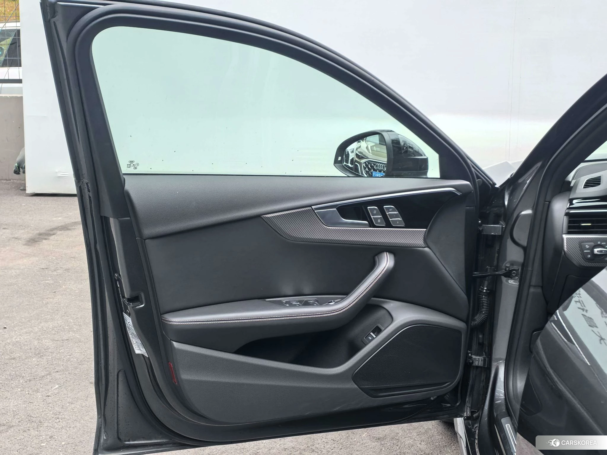 Audi A4L id 4440851 из Китая 16