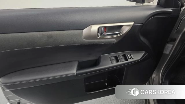 Lexus CT200h id 4371899 из Кореи 16
