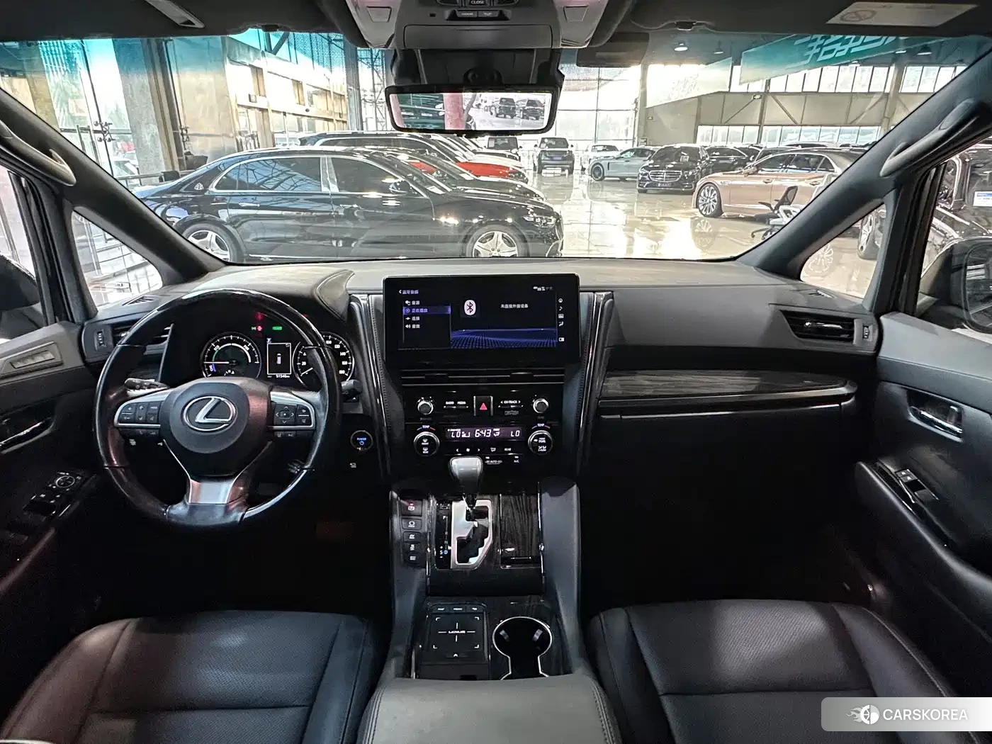 Lexus LM id 4570451 из Китая 16