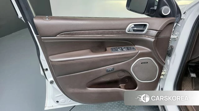 Jeep Grand Cherokee id 4225257 из Кореи 16