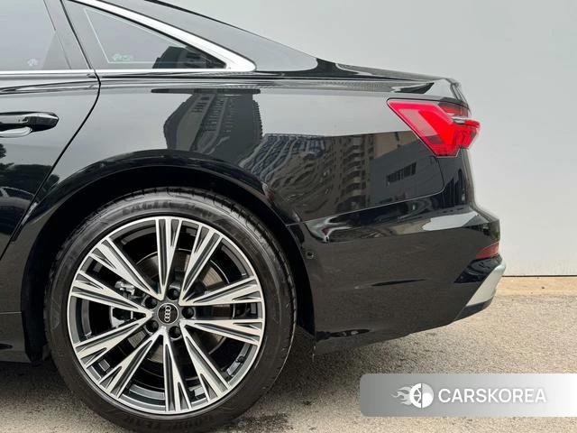 Audi A6L id 4307097 из Китая 16