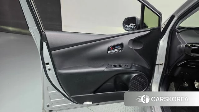 Toyota Prius 4th Generation id 4286304 из Кореи 16