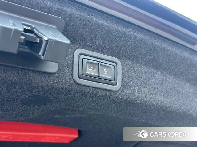 Audi A6L id 4258726 из Китая 16