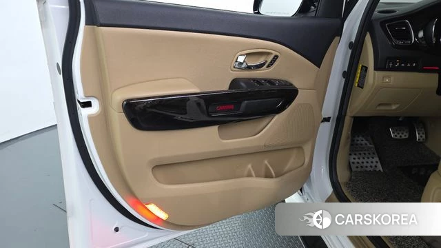 Kia The New Carnival id 4520067 из Кореи 16
