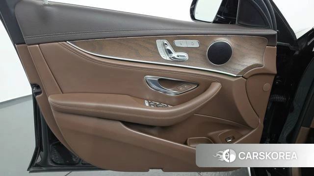 Mercedes-Benz E-Class W213 id 4642699 из Кореи 16