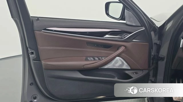 BMW 5 Series (G30) id 4793724 из Кореи 16