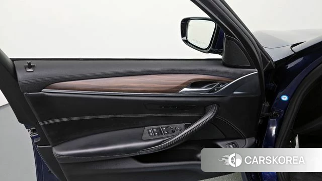 BMW 5 Series (G30) id 4345828 из Кореи 16