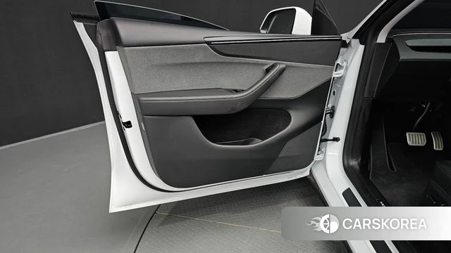 Tesla Model Y id 4773338 из Кореи 16