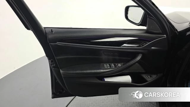 BMW 5 Series (G30) id 4698177 из Кореи 16