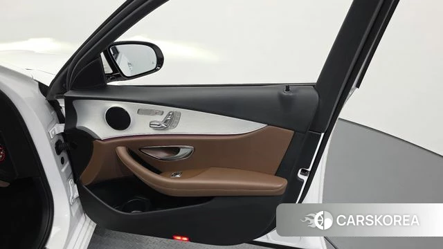 Mercedes-Benz E-Class W213 id 4396472 из Кореи 16