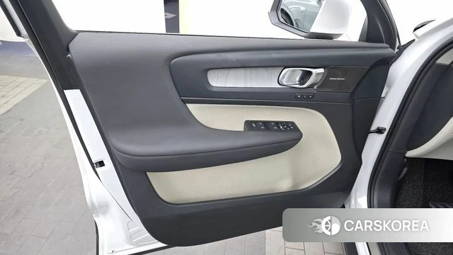 Volvo XC40 id 4630218 из Кореи 16
