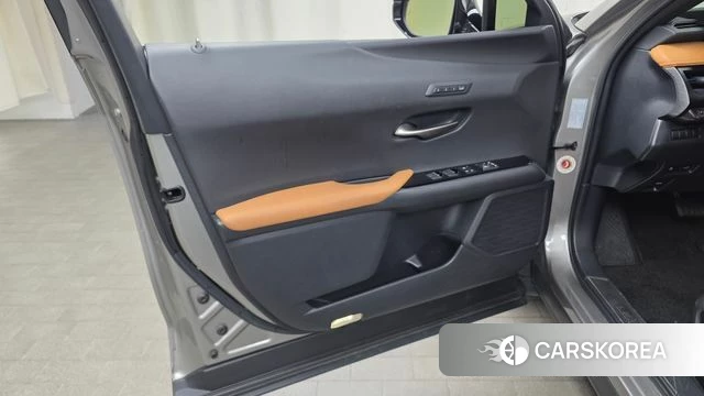 Lexus UX250h id 4746670 из Кореи 16