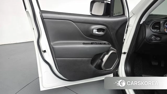 Jeep Renegade id 4665397 из Кореи 15