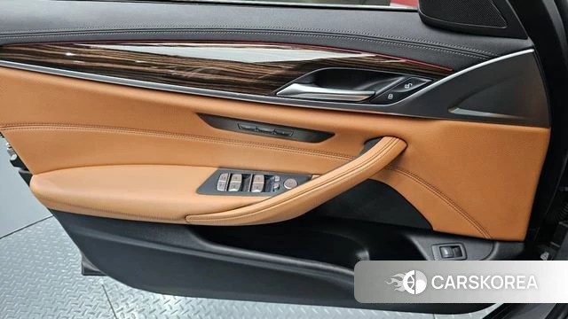 BMW 5 Series (G30) id 4223909 из Кореи 16