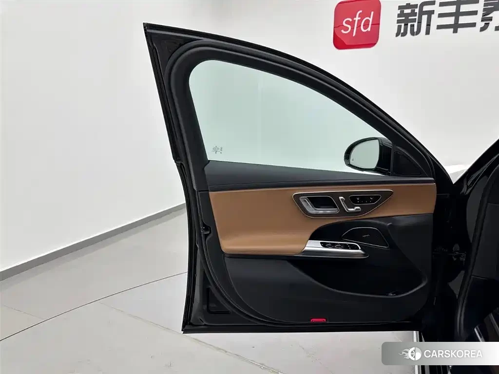 Mercedes-Benz E-Class id 4565248 из Китая 16
