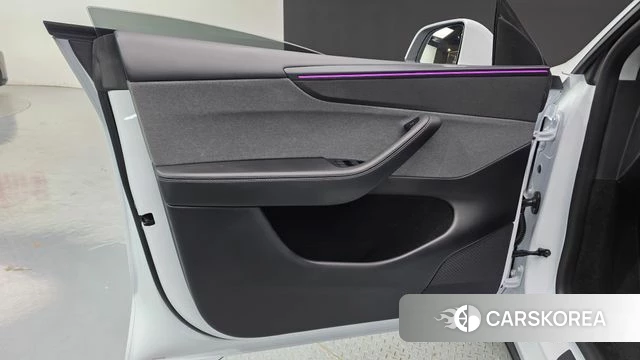 Tesla Model Y id 4706000 из Кореи 16