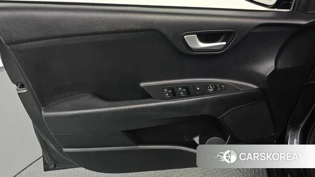 Kia Stonic id 4717717 из Кореи 16