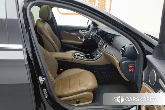 Mercedes-Benz E-class id 4210682 из Китая 16
