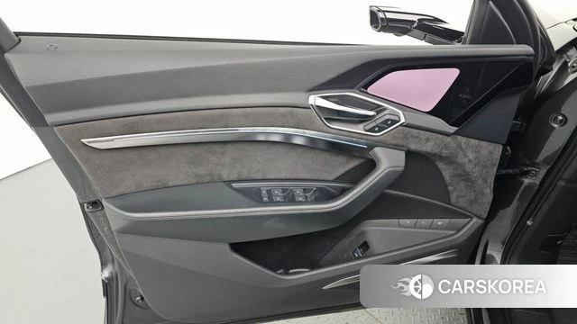 Audi e-Tron id 4231602 из Кореи 16