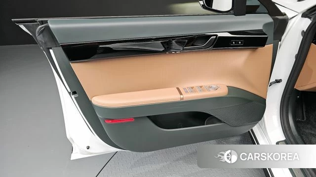 Hyundai Grandeur (GN7) id 4201114 из Кореи 16