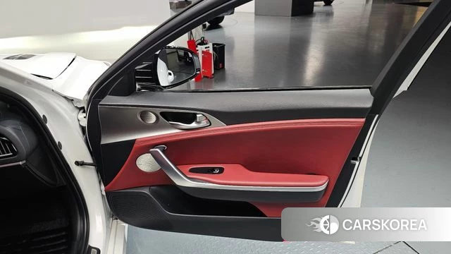 Kia Stinger id 4378190 из Кореи 16