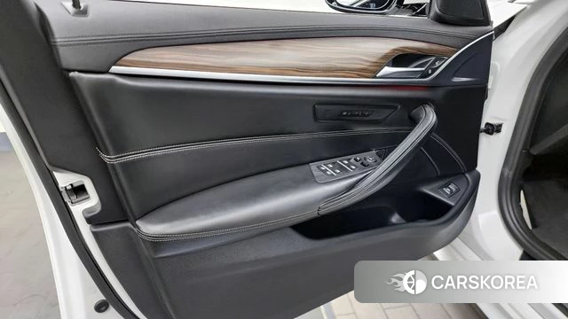 BMW 5 Series (G30) id 4203982 из Кореи 16