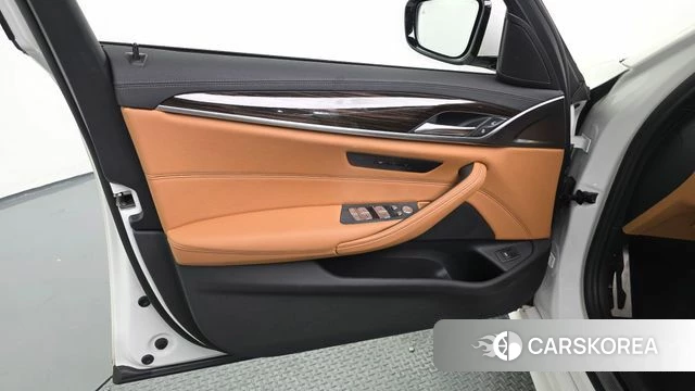 BMW 5 Series (G30) id 4636769 из Кореи 16