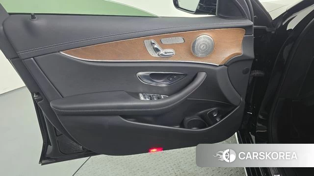 Mercedes-Benz E-Class W213 id 4632177 из Кореи 16