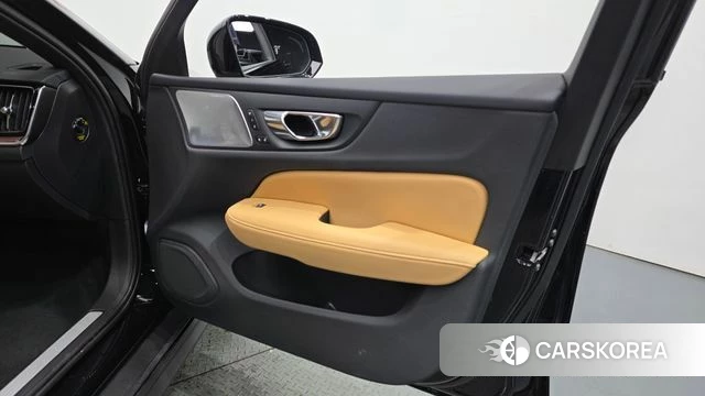 Volvo V60 Cross-Country 2nd Generation id 4565904 из Кореи 16