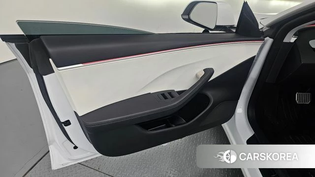 Tesla Model 3 id 4578976 из Кореи 16