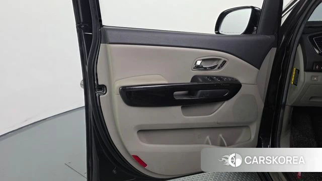 Kia The New Carnival id 4918878 из Кореи 16