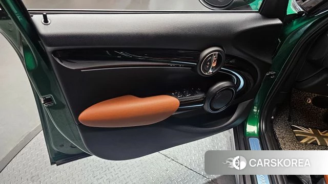 Mini Cooper S id 4185890 из Кореи 16