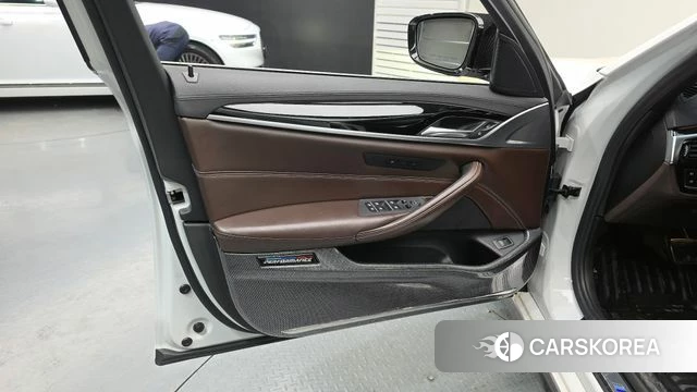 BMW 5 Series (G30) id 4197190 из Кореи 16