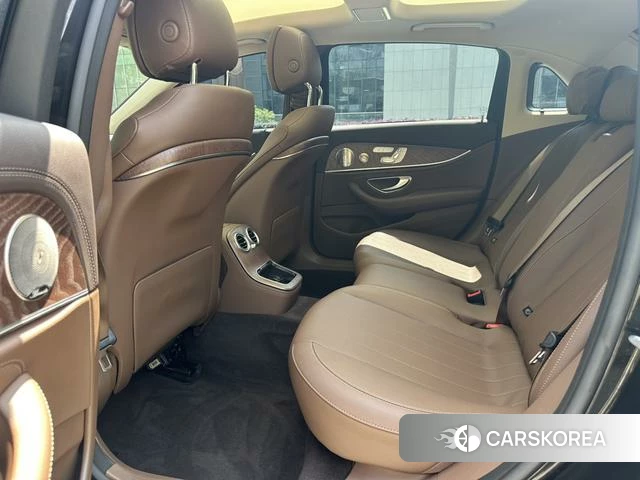 Mercedes-Benz E-class id 4257962 из Китая 16