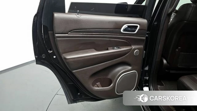 Jeep Grand Cherokee id 4604931 из Кореи 16