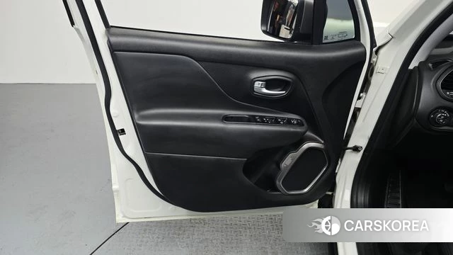 Jeep Renegade id 4647241 из Кореи 16