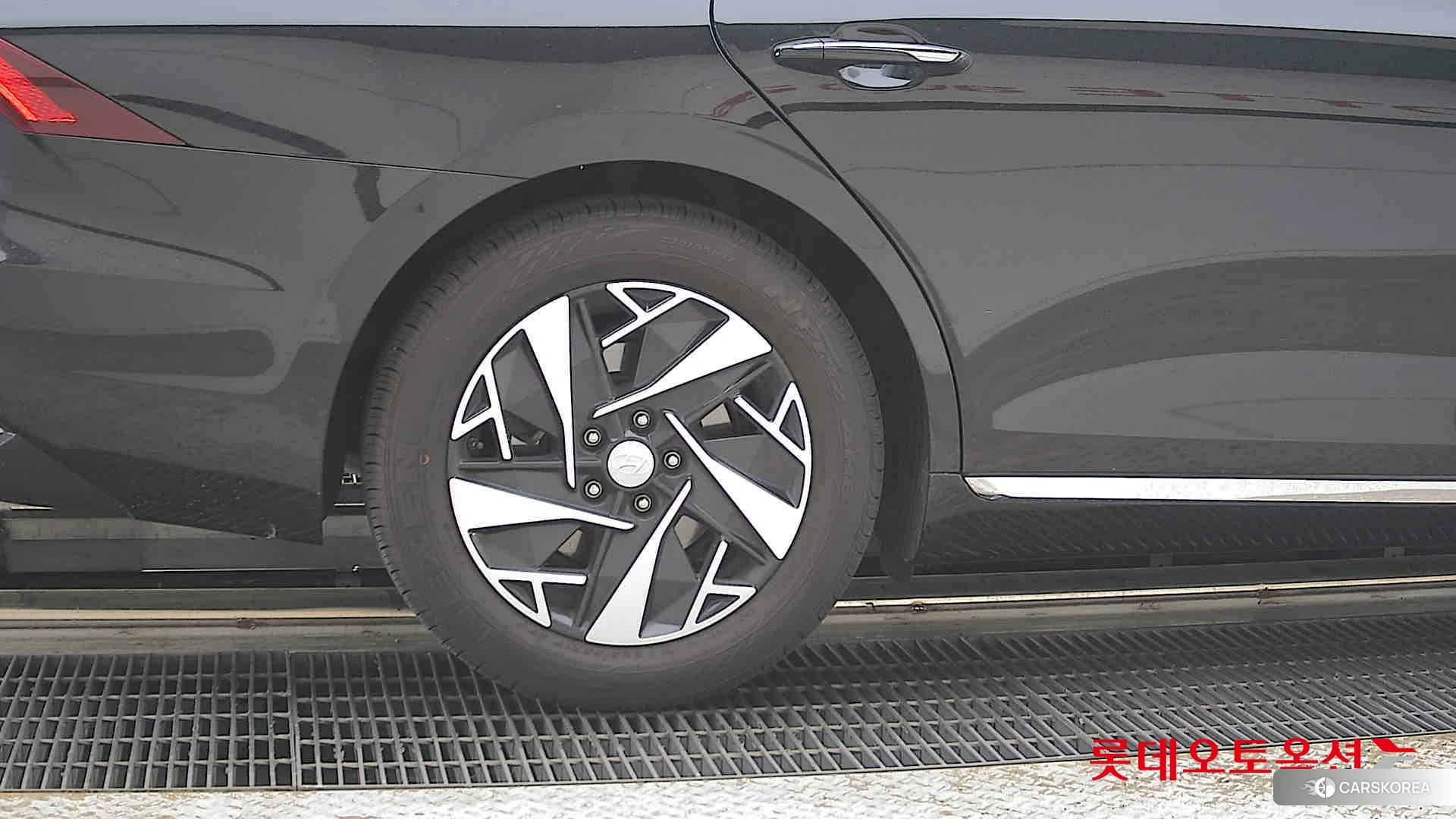 Hyundai Grandeur Hybrid id 4289408 из Кореи 16
