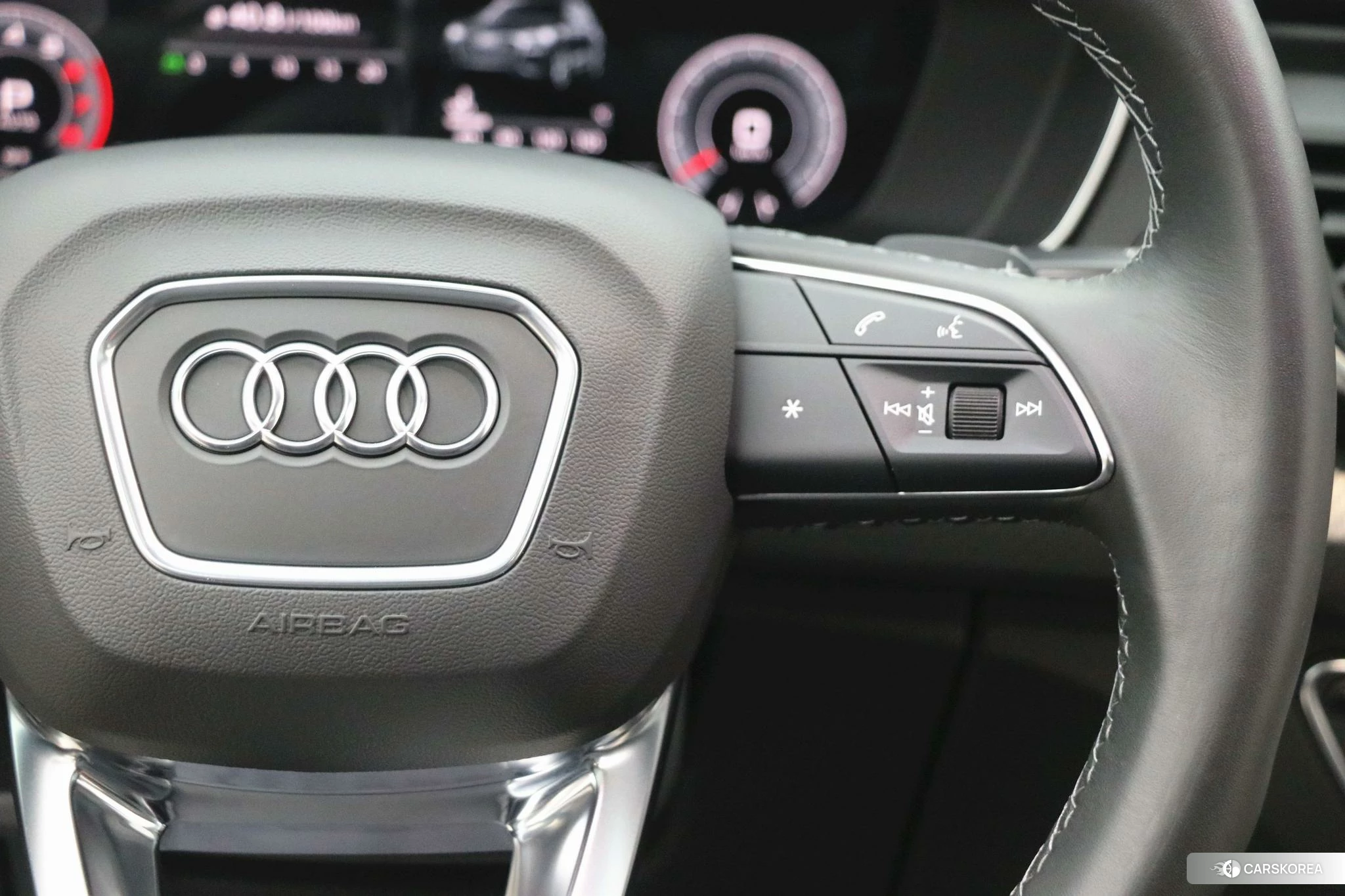Audi Q5L id 4419317 из Китая 16