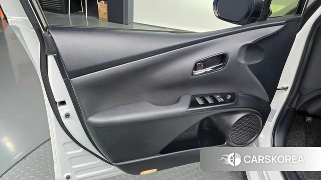 Toyota Prius 4th Generation id 4702652 из Кореи 16