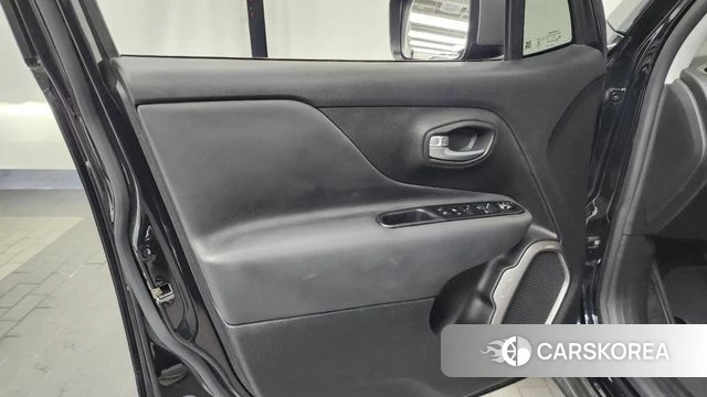 Jeep Renegade id 4470495 из Кореи 16