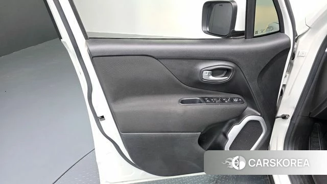 Jeep Renegade id 4495731 из Кореи 16