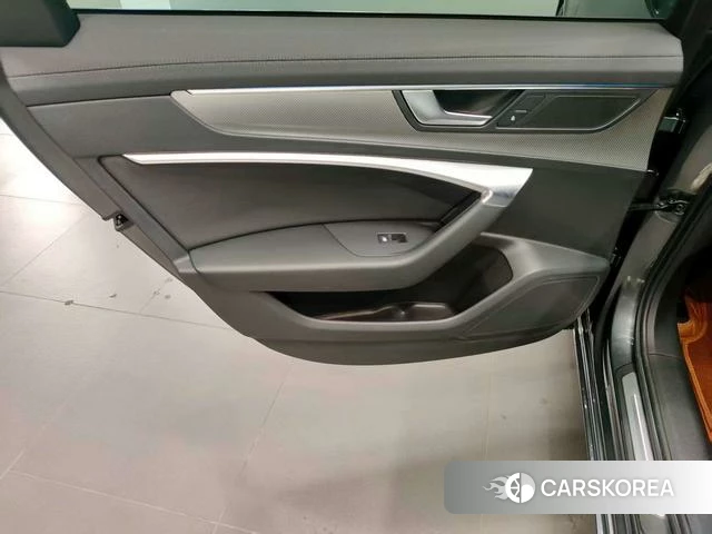 Audi A6L id 4328624 из Китая 16