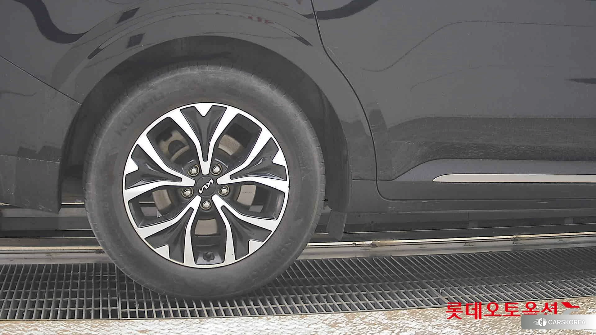 Kia Carnival id 3888402 из Кореи 16