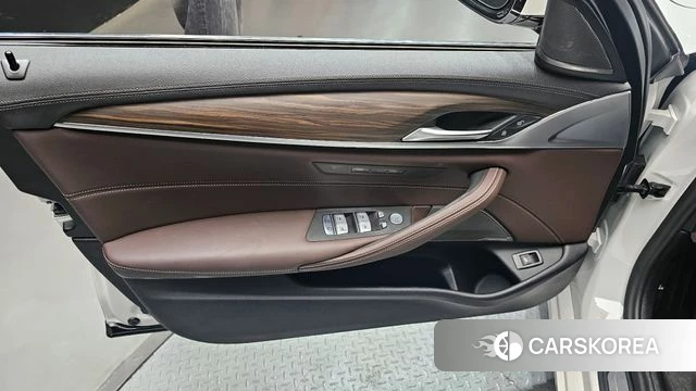 BMW 5 Series (G30) id 4194671 из Кореи 16