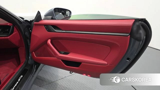 Porsche 911(992) id 4479936 из Кореи 16